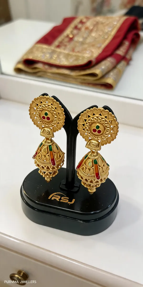 Gold_Brass_Traditional_Jhumka_Earrings_For_Women
