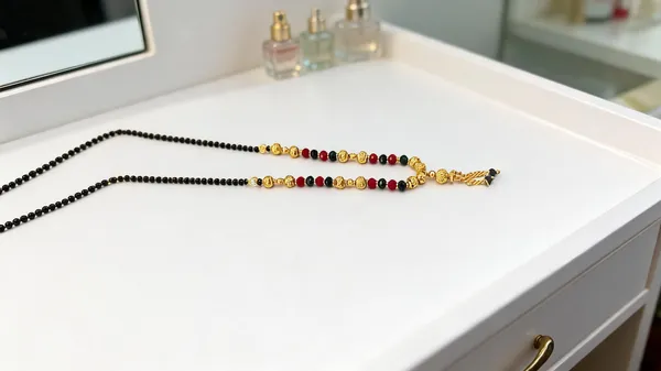 Gold_Brass_Classic_Beaded_Mangalsutra_Chain_For_Women