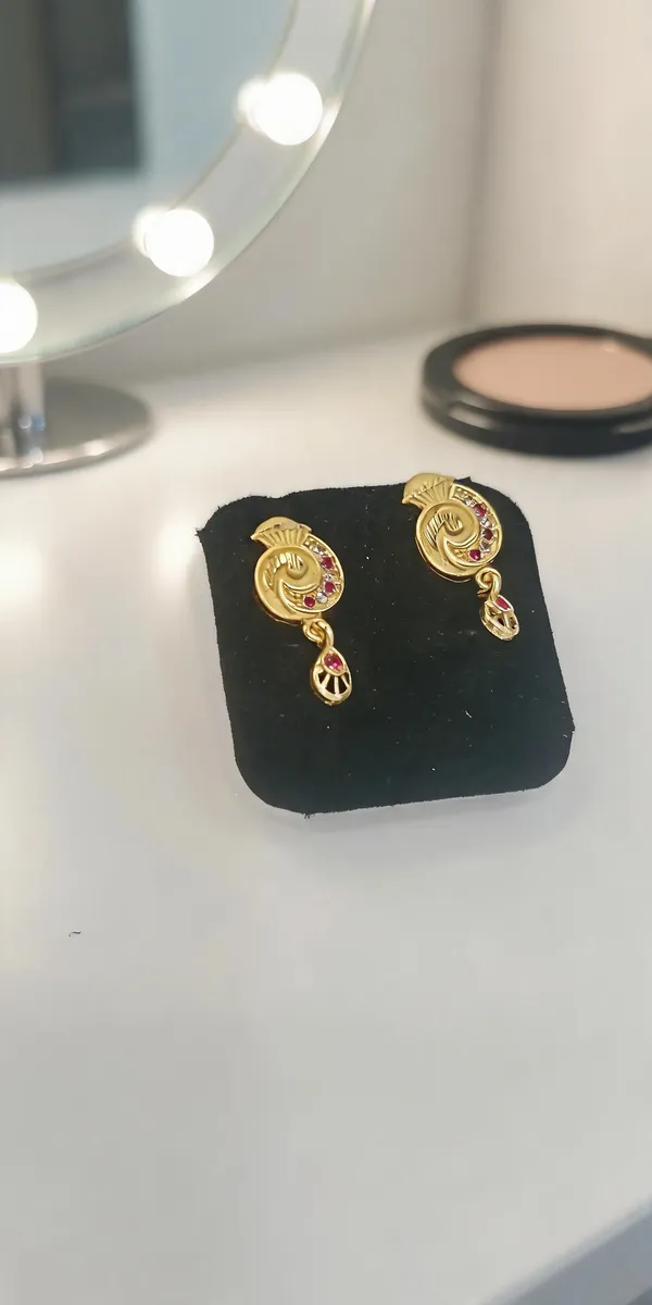 Gold_Brass_Stone_Studded_Drop_Earrings_For_Women