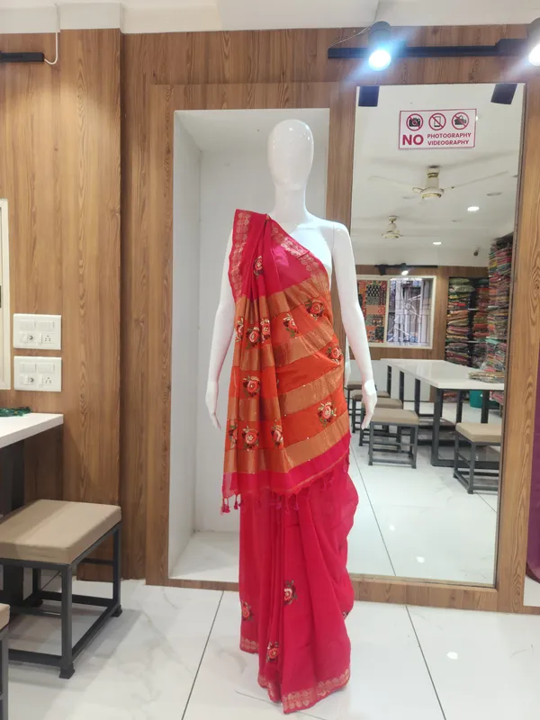 Red_Printed_Saree_for_Women