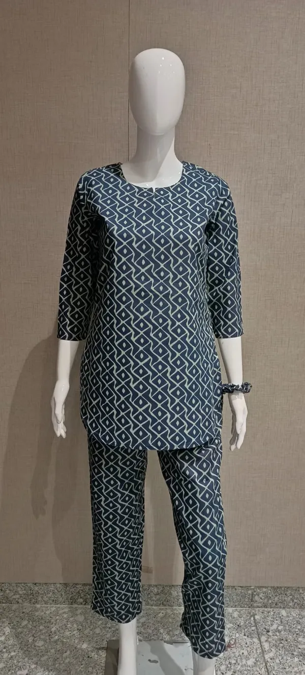 Blue_Printed_Regular_Fit_Night_Suit_For_Women