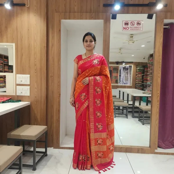 Red_Printed_Saree_for_Women