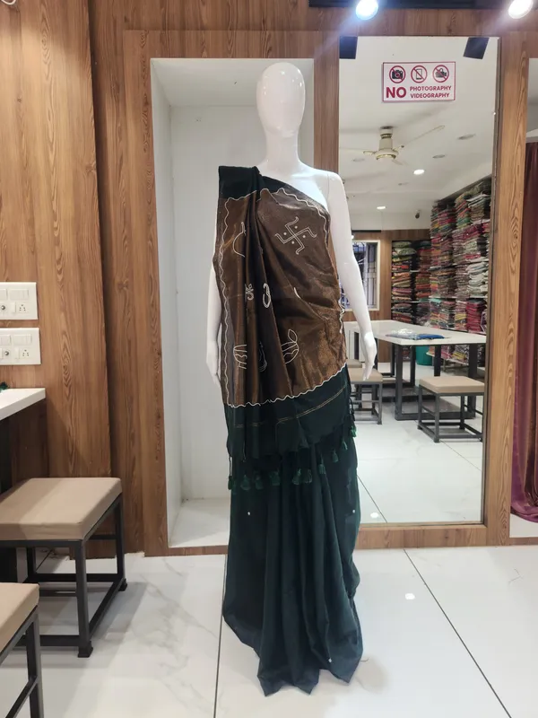 Black_Printed_Saree_For_Women