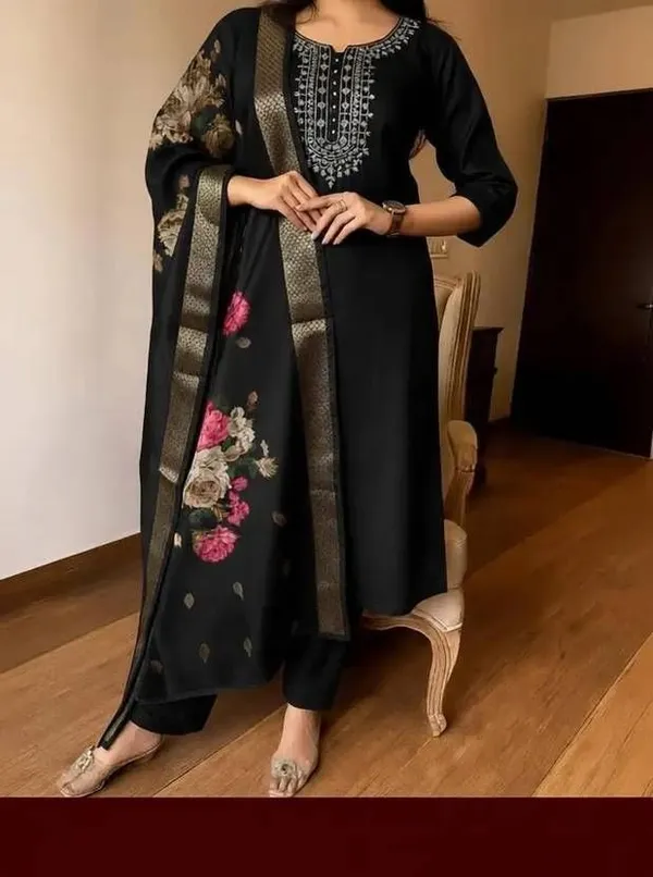 Black_Rayon_Embroidered_Kurta_Set_For_Women