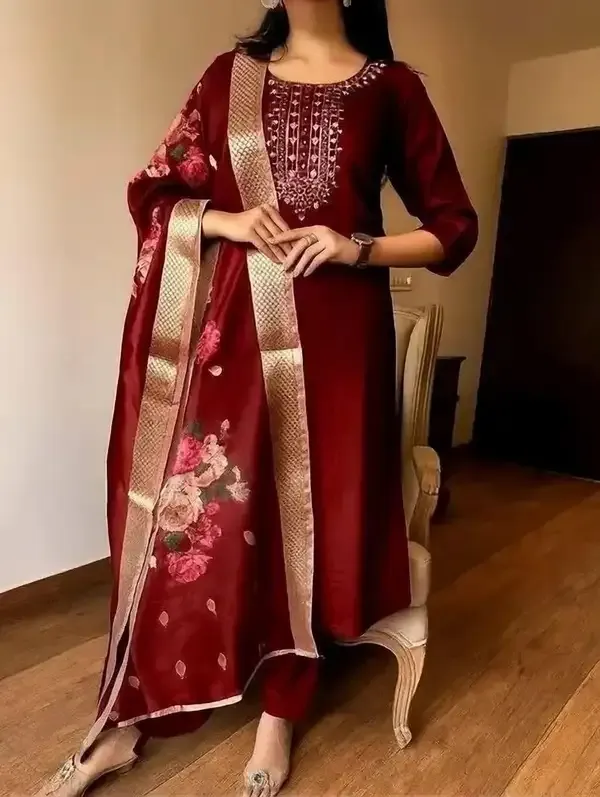 Maroon_Rayon_Straight_Fit_Kurta_Set_For_Women
