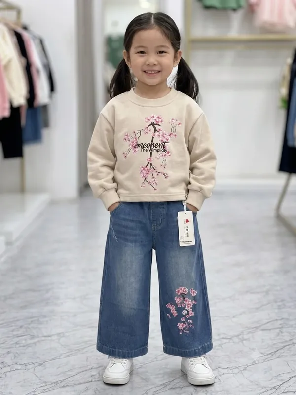 Beige_Printed_Sweatshirt_And_Blue_Wide_Leg_Jeans_Set_for_Girls