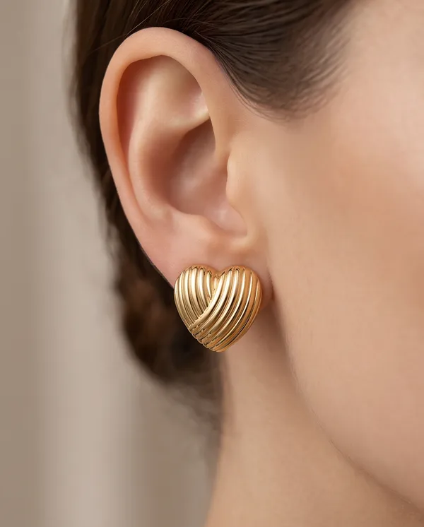Gold_Metal_Ribbed_Heart_Stud_Earrings_For_Women