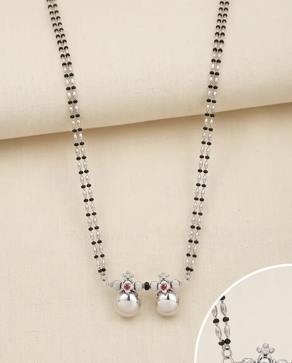 Silver_color__Black_Bead_south_Indian_style_Mangalsutra_Necklace_For_Women