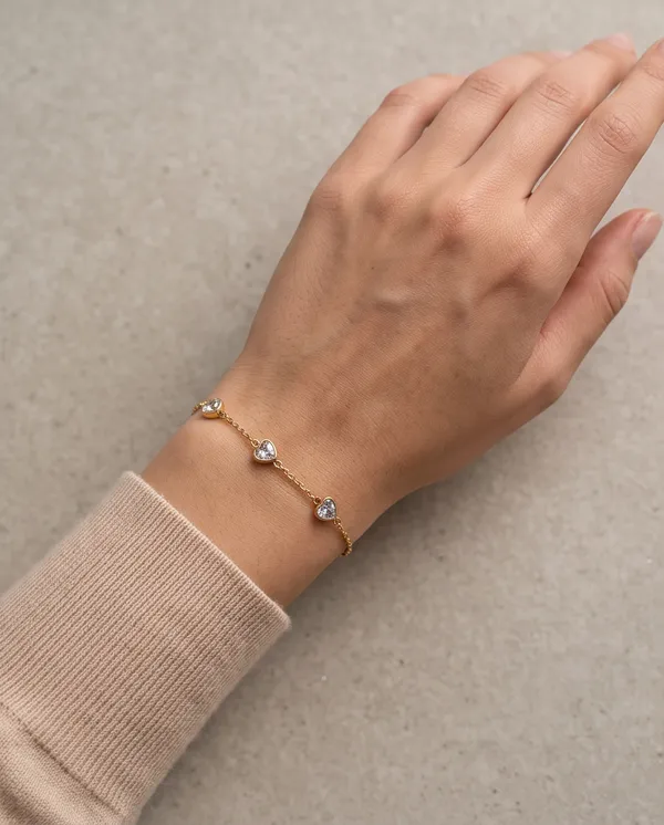 Gold_Metal_Crystal_Heart_Charm_Bracelet_For_Women