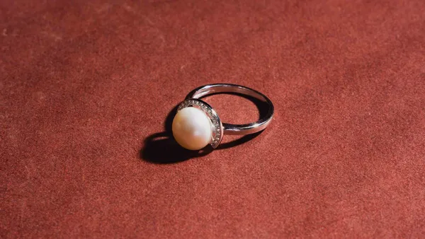 Noira_Pearl_Ring