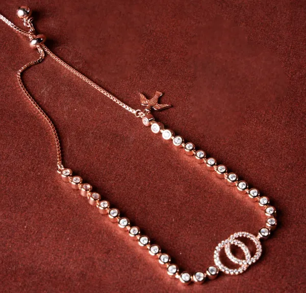 Zariya_Loop_Bracelet