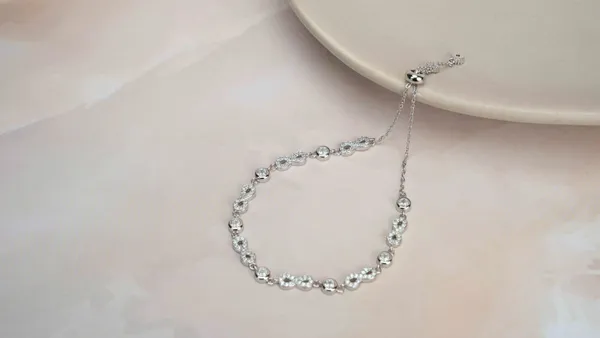 Infinity_Trace_Bracelet