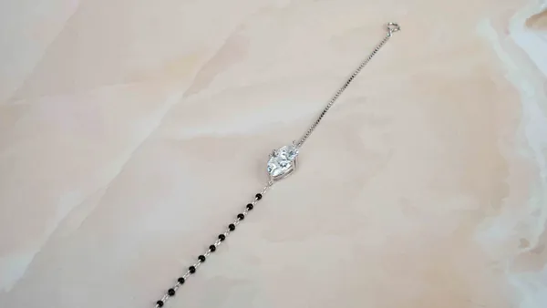 Noctyra_Bracelet