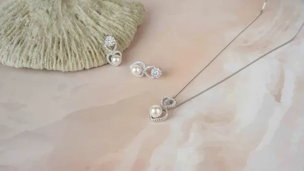 Amora_Pearl_Set