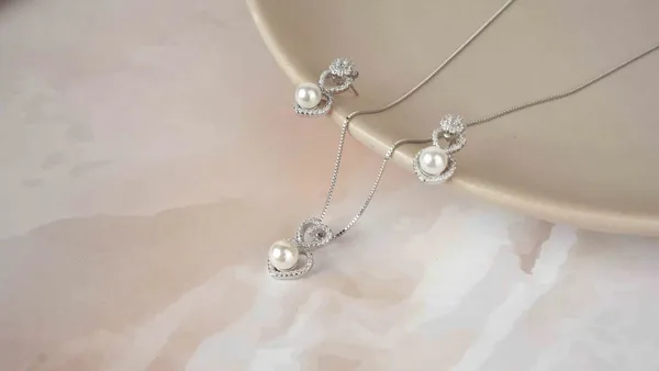Amora_Pearl_Set