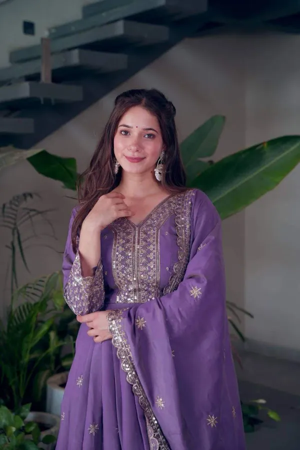Women_S_Embroidered_Anarkali_Gown_With_Dupatta_Flared_Ethnic_Full_Length_Traditional_Dress
