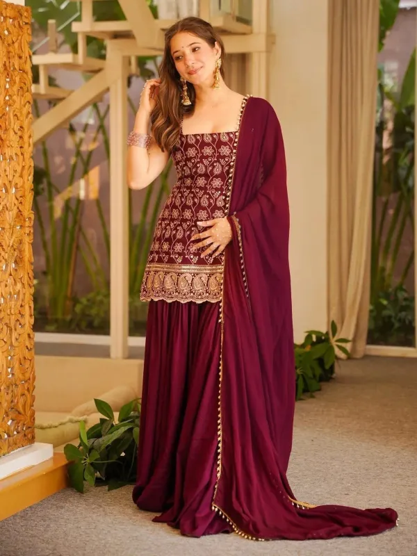 Women_Ethnic_Motifs_Embroidered_Regular_Sequinned_Kurti_With_Sharara_With_Dupatta