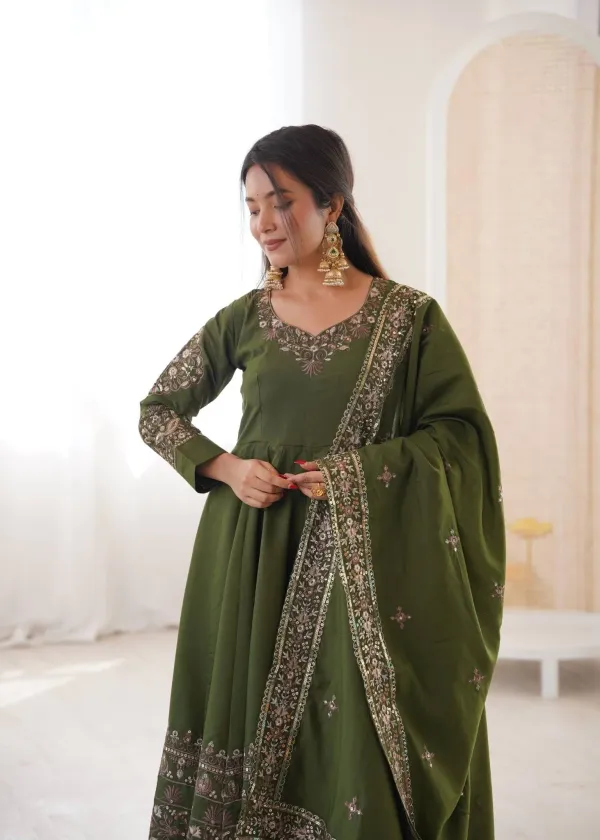 Elegant_Embroidered_Sequence_Designer_Anarkali_Three_Piece_Set