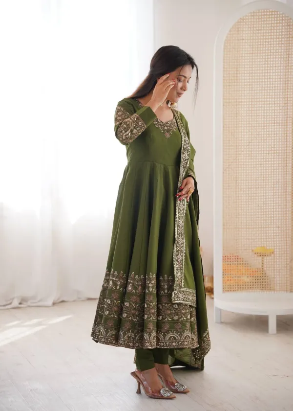 Elegant_Embroidered_Sequence_Designer_Anarkali_Three_Piece_Set