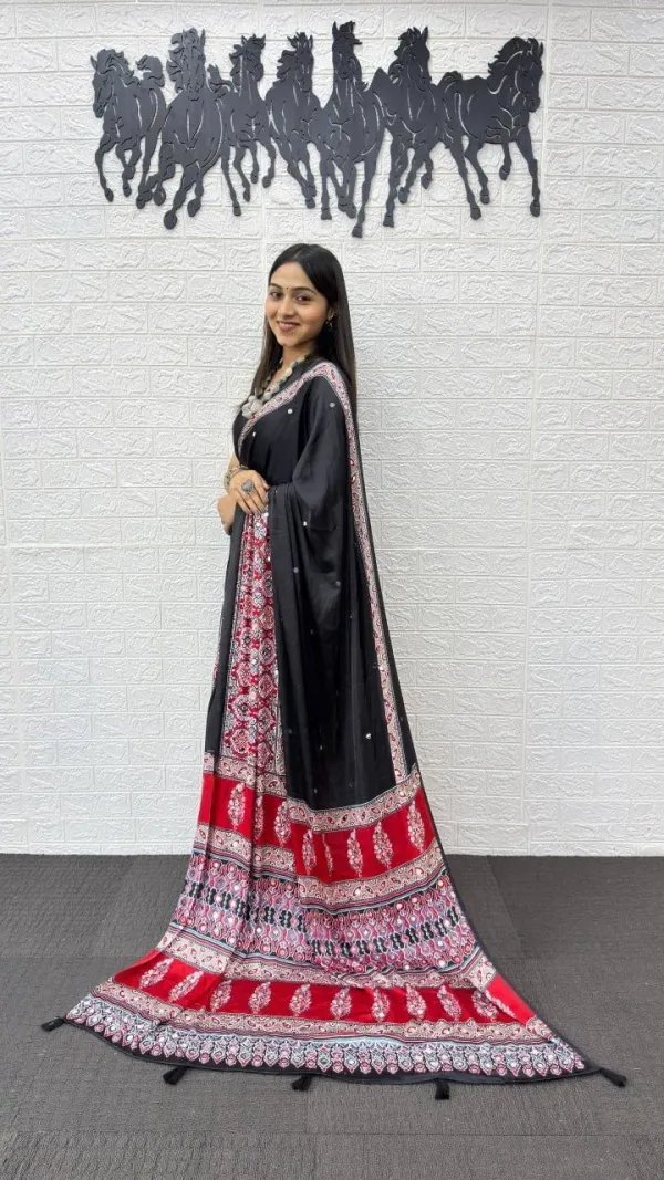 Ajrakh_Real_Mirror_Work_Semi_Gajji_Silk_Soft_And_Smooth_Saree