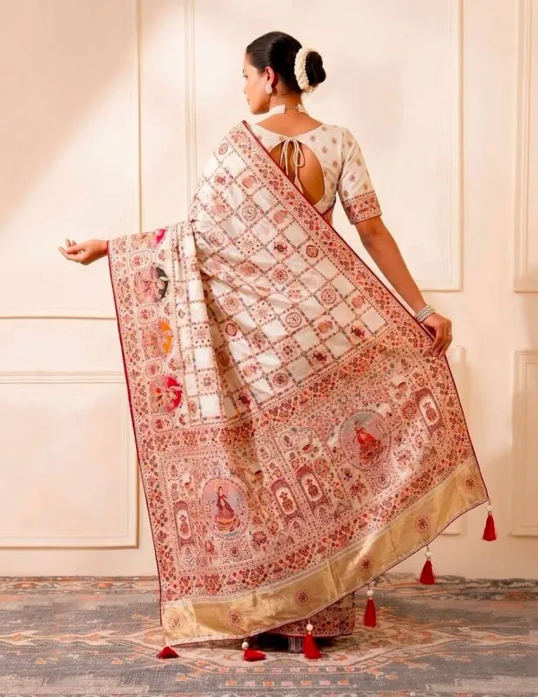 Premium_Luxurious_Pachmina_With_Full_Worked_Pallu_And_Lagdi_Patta