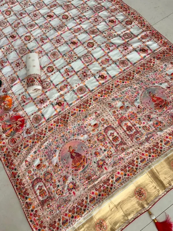 Premium_Luxurious_Pachmina_With_Full_Worked_Pallu_And_Lagdi_Patta