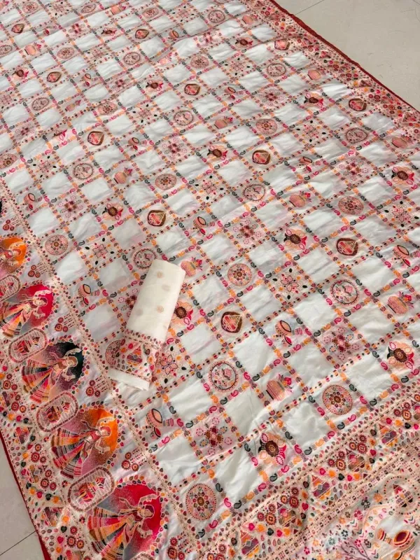 Premium_Luxurious_Pachmina_With_Full_Worked_Pallu_And_Lagdi_Patta