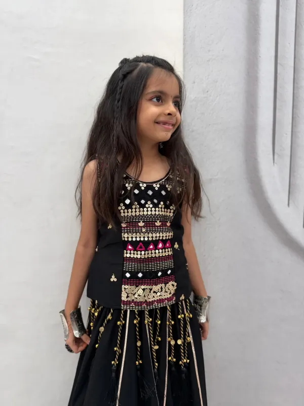 Navratri_Special_Mother_Daughter_Black_Cotton_Mirror_Hand_Work_Lehenga_Choli