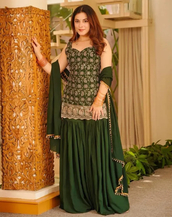 Women_Ethnic_Motifs_Embroidered_Regular_Sequinned_Kurti_With_Sharara_With_Dupatta