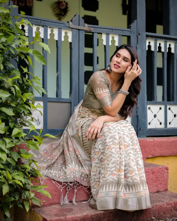 Elegant_Off_White_Linen_Cotton_Saree_With_Earthy_Leafy_Prints_Zari_Border_For_Women