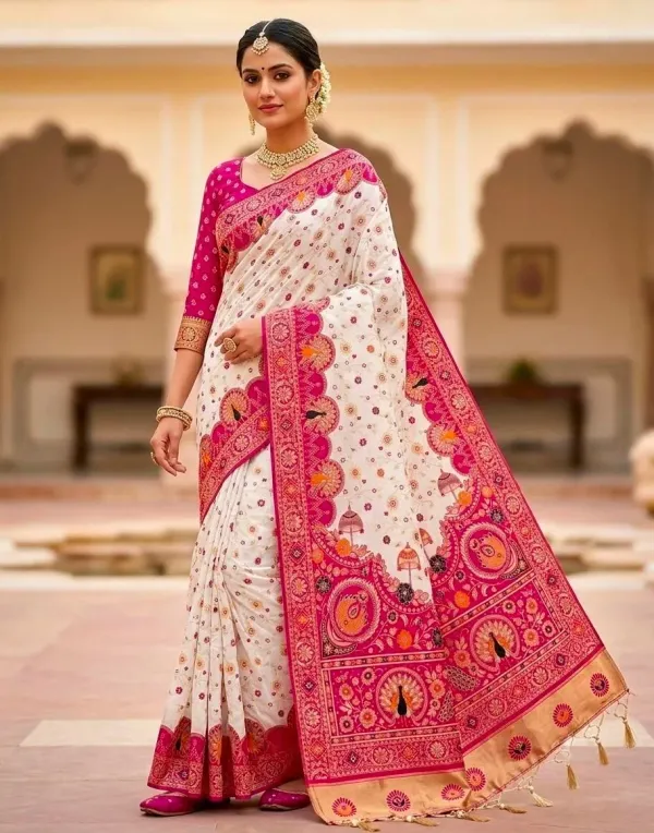 Premium_Luxurious_Pachmina_Saree_With_Full_Worked_Pallu_And_Lagdi_Patta_Heavy_Red_Pallu_Adorned_With_Decorative_Tassels