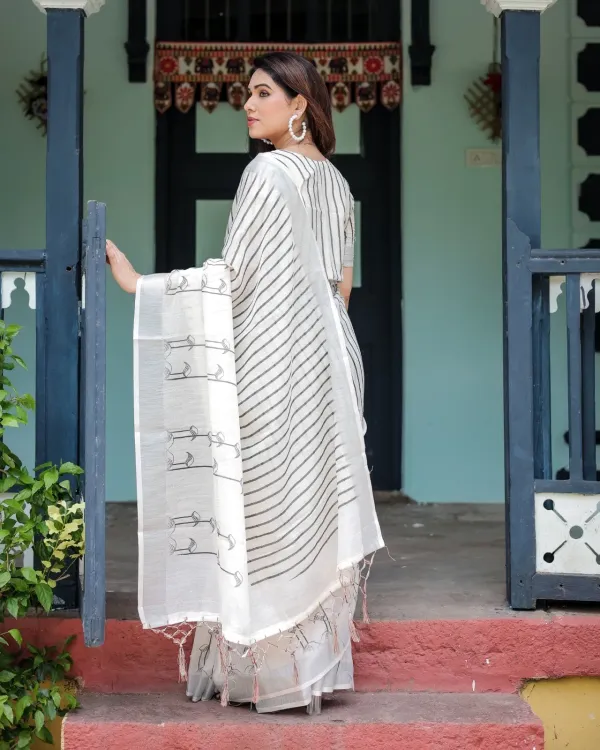 Elegant_White_Stripe_Printed_Linen_Cotton_Saree_For_Women