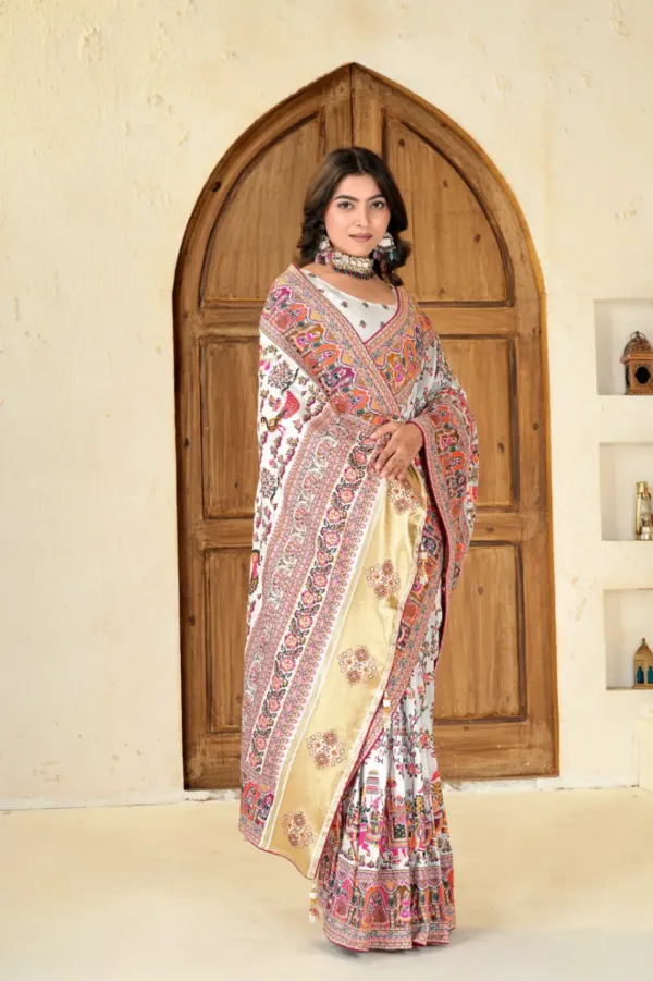 Premium_Saree_Kalamkari_Paithani_Style_Printed_Saree_With_Zari_Border_Veronica_Fashin_Hub