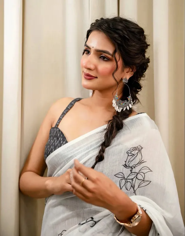 White_Linen_Printed_Saree