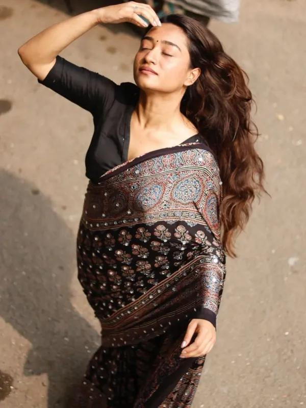 Traditional_Ajarakh_Print_Real_Mirror_Work_Cotton_Saree_For_Women