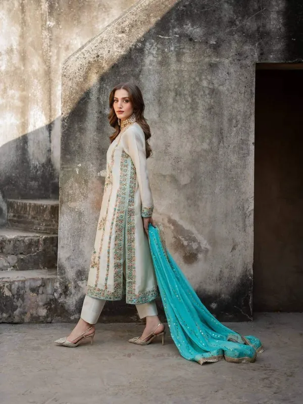 Designer_Party_Wear_Look_Pur_Gmy_Silk_Top_Plazzo_Dupatta_Set
