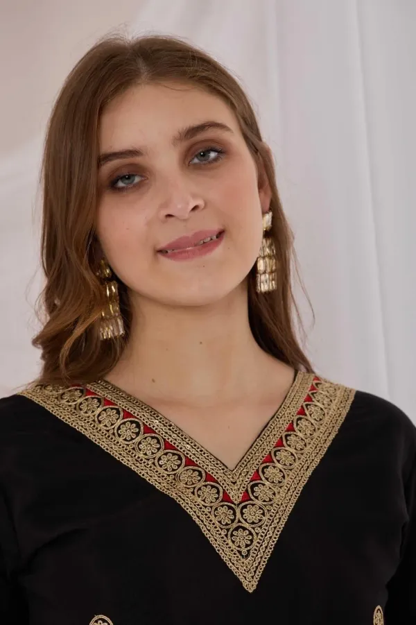 Black_Embroidered_Straight_Kurta_Set