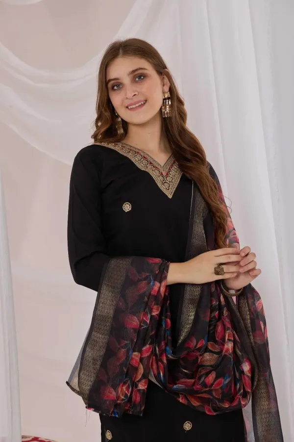Black_Embroidered_Straight_Kurta_Set