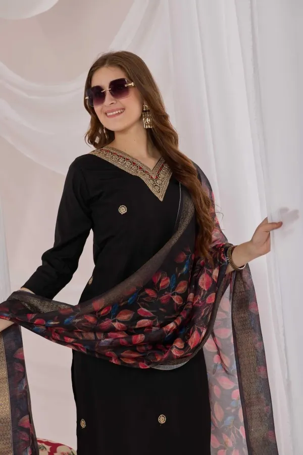 Black_Embroidered_Straight_Kurta_Set