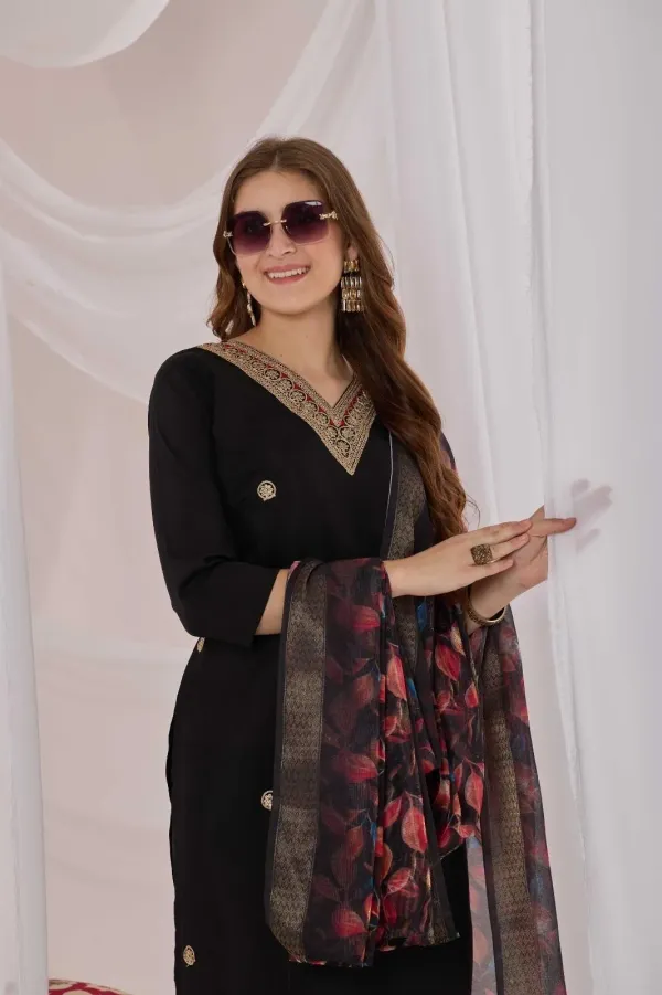 Black_Embroidered_Straight_Kurta_Set