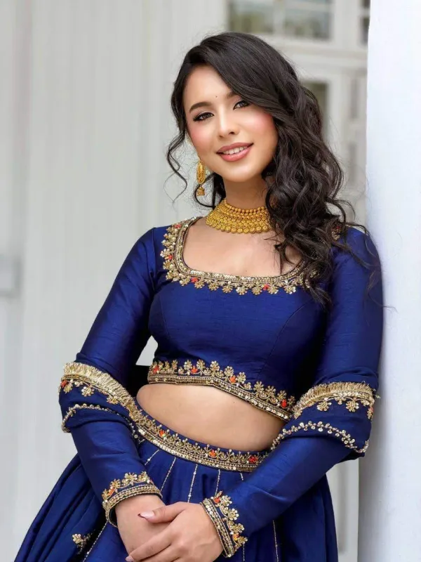 Royal_Midnight_Blue_Lehenga_Set_From_The_Boutique