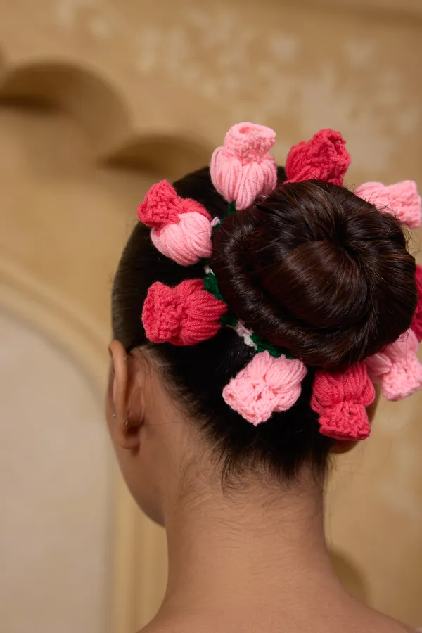 Pink_And_Red_Cotton_Crochet_Floral_Hair_Scrunchie_For_Women