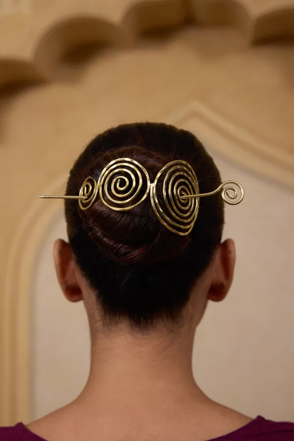 Gold_Alloy_Spiral_Hair_Bun_Stick_For_Women
