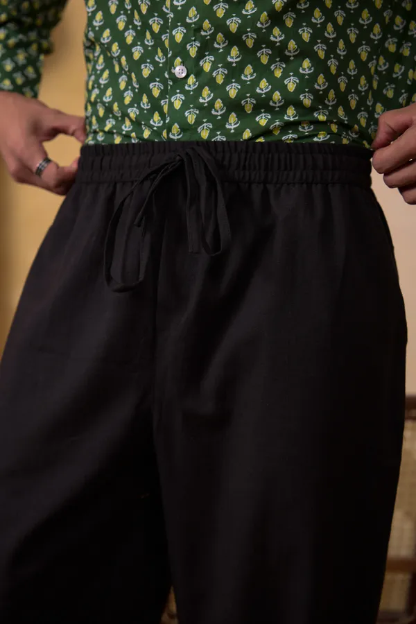 Black_Cotton_Relaxed_Fit_Trousers_For_Men