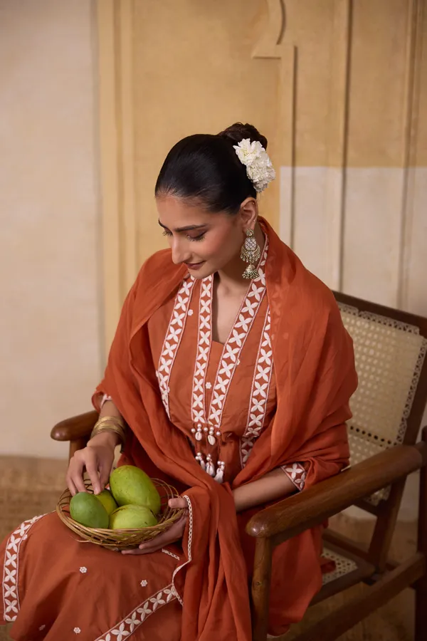 Orange_Cotton_Floral_Embroidered_Kurta_Suit_Set_For_Women