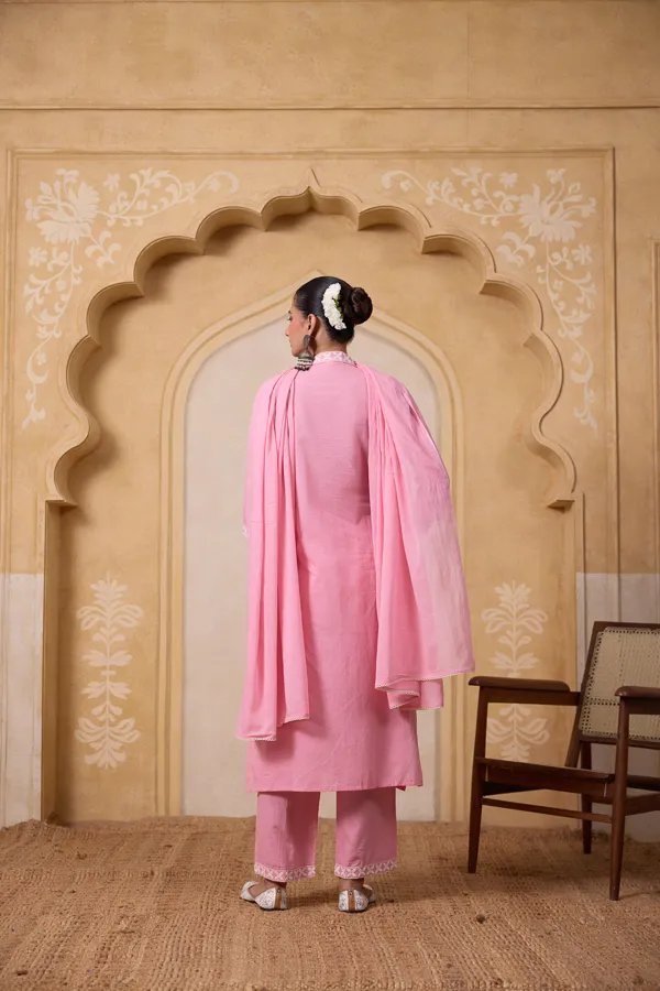 Pink_Crepe_Floral_Embroidered_Kurta_Suit_Set_For_Women