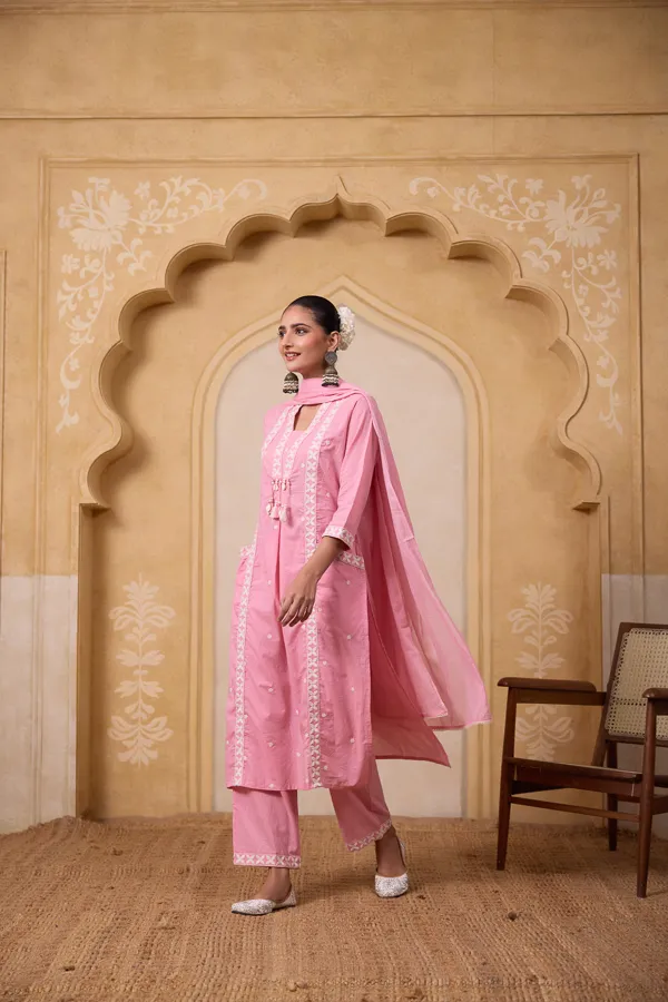 Pink_Crepe_Floral_Embroidered_Kurta_Suit_Set_For_Women