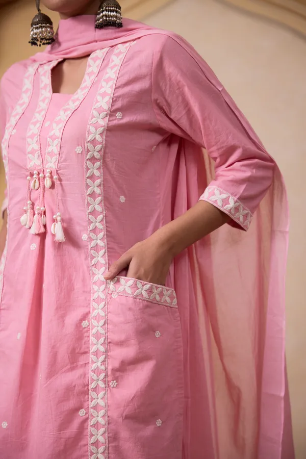 Pink_Crepe_Floral_Embroidered_Kurta_Suit_Set_For_Women