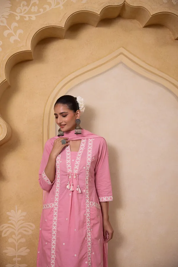Pink_Crepe_Floral_Embroidered_Kurta_Suit_Set_For_Women