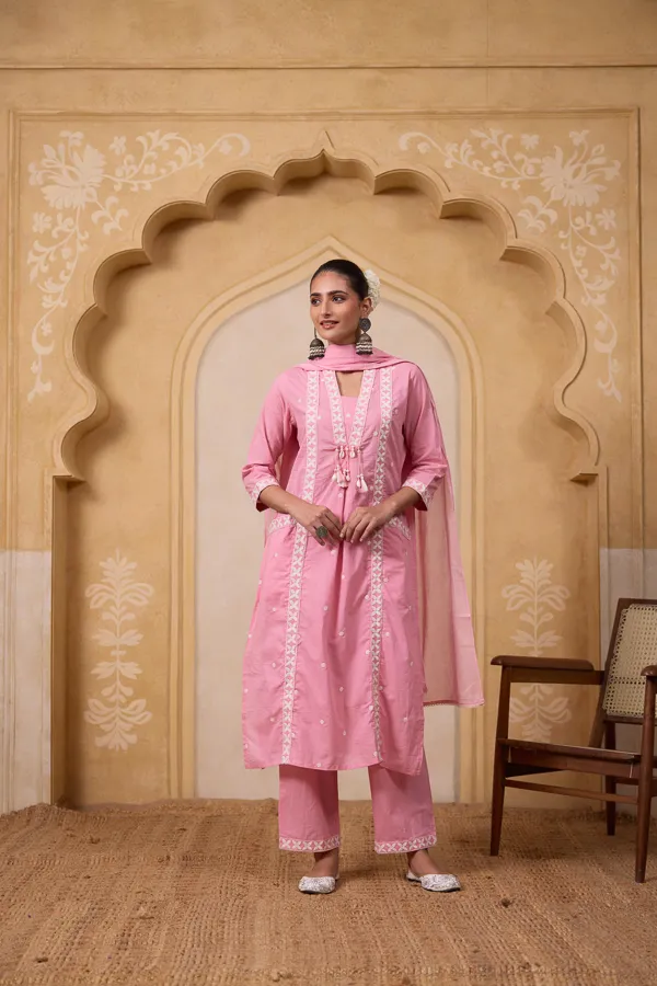 Pink_Crepe_Floral_Embroidered_Kurta_Suit_Set_For_Women